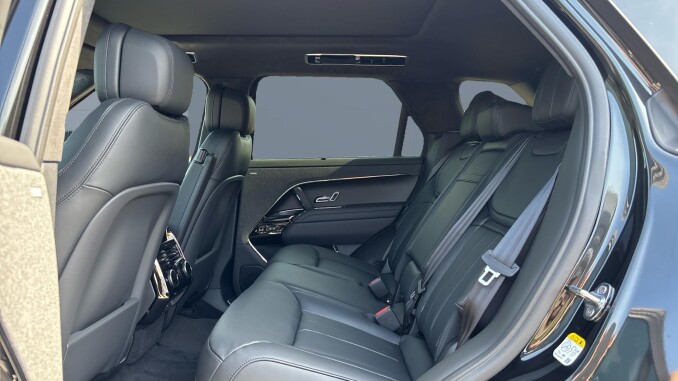 Land Rover Range Rover Sport 3.0 D300 Autobiography 5dr Auto Diesel Estate - Image 4